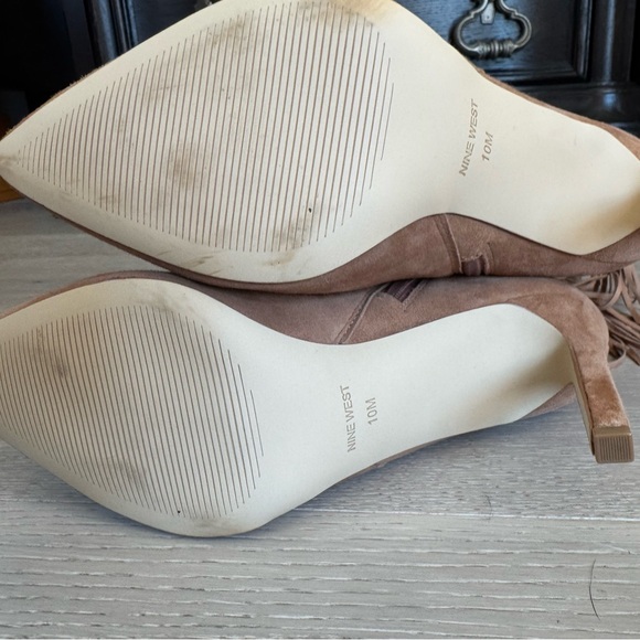 Nine West Tries Pointed Toe Ankle Booties Cognac Suede Size 10 - Picture 11 of 11
